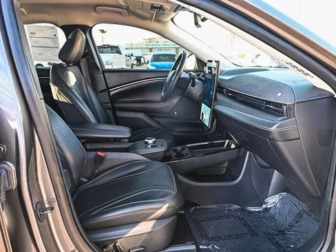 Used 2023 Ford Mustang Mach-E Premium image 16