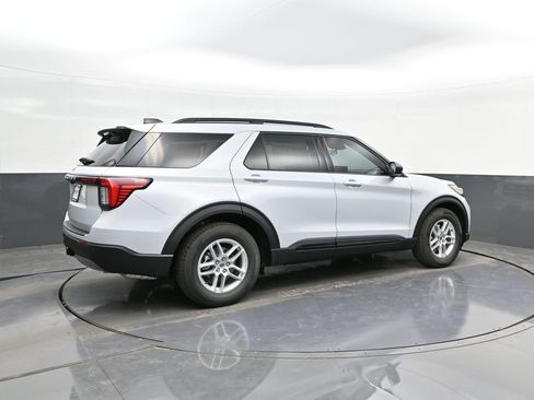 New 2026 Ford Explorer Active w/ Active Comfort Package image 15