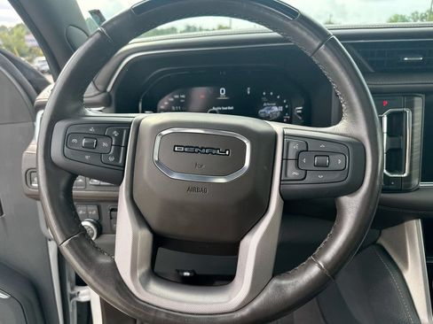 Used 2023 GMC Yukon XL Denali w/ Denali Reserve Package AWD/4WD image 18