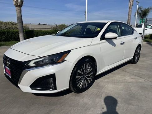 Used 2023 Nissan Altima 2.5 SV image 1