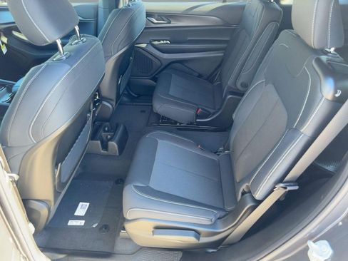 New 2026 Jeep Grand Cherokee L Laredo AWD/4WD image 15