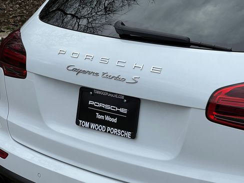 Used 2016 Porsche Cayenne Turbo S image 11