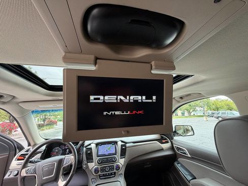 Used 2018 GMC Yukon XL Denali w/ Open Road Package AWD/4WD image 21