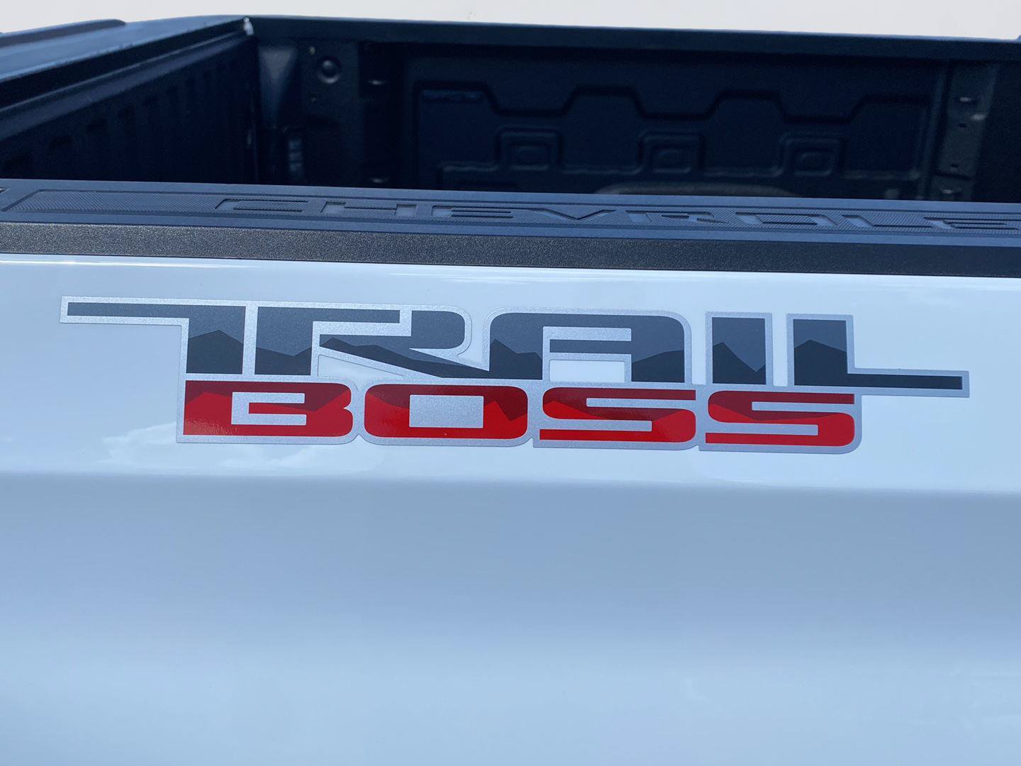 Used 2024 Chevrolet Silverado 1500 Custom Trail Boss w/ Turbomax Blackout Package AWD/4WD image 11