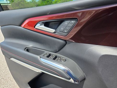 New 2026 Chevrolet Traverse RS w/ LPO, Floor Liner Package FWD image 11