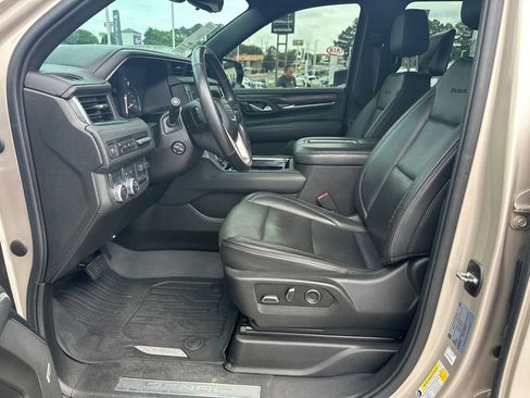 Used 2021 GMC Yukon XL Denali w/ Denali Premium Package RWD image 9