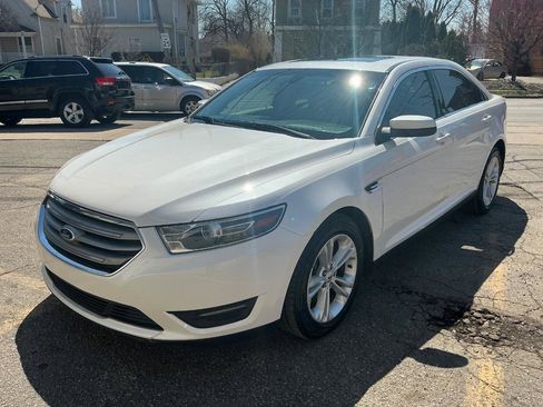 Used 2015 Ford Taurus SEL w/ Equipment Group 201A image 7