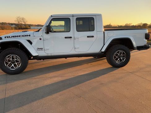 New 2025 Jeep Gladiator Rubicon w/ Convenience Group image 6