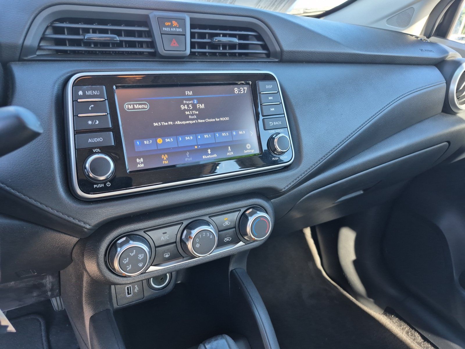 Used 2025 Nissan Versa S FWD image 11