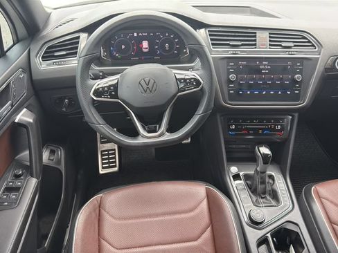 Certified 2024 Volkswagen Tiguan SEL R-Line AWD/4WD image 16