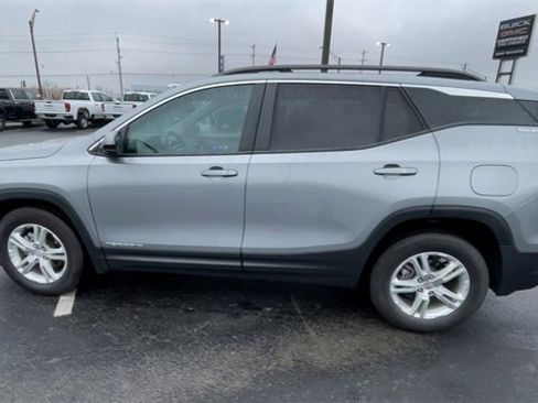Used 2023 GMC Terrain SLE w/ Driver Convenience Package image 7