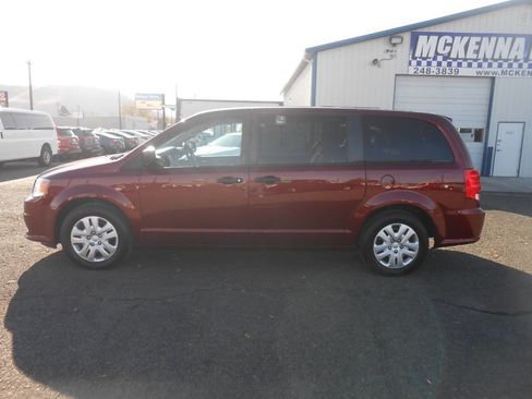 Used 2019 Dodge Grand Caravan SE image 6