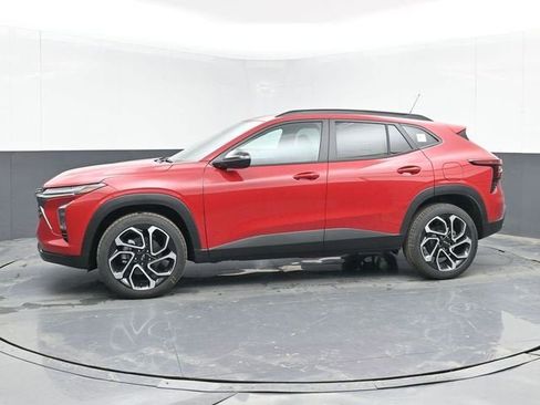 New 2026 Chevrolet Trax RS w/ Sunroof Package FWD image 11