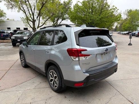 Used 2019 Subaru Forester Premium AWD/4WD image 4