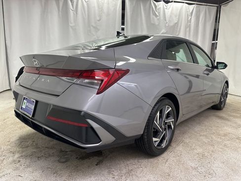 Used 2025 Hyundai Elantra SEL image 5