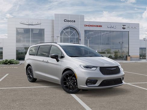 New 2026 Chrysler Pacifica Select image 1