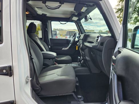 Used 2017 Jeep Wrangler Unlimited Sahara w/ Max Tow Package image 34