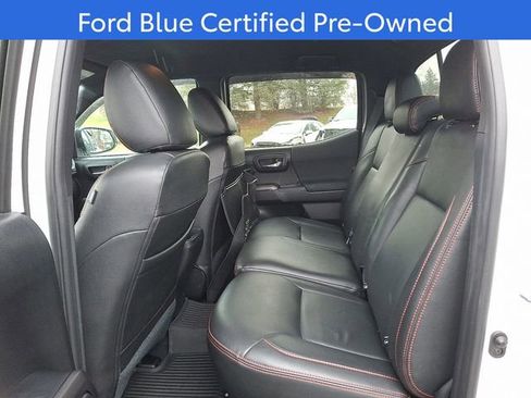 Used 2022 Toyota Tacoma TRD Sport image 11