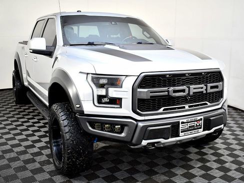 Used 2018 Ford F150 Raptor w/ Equipment Group 802A Luxury image 4