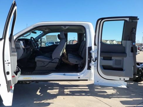 New 2026 Ford F550 4x4 SuperCab Super Duty image 8