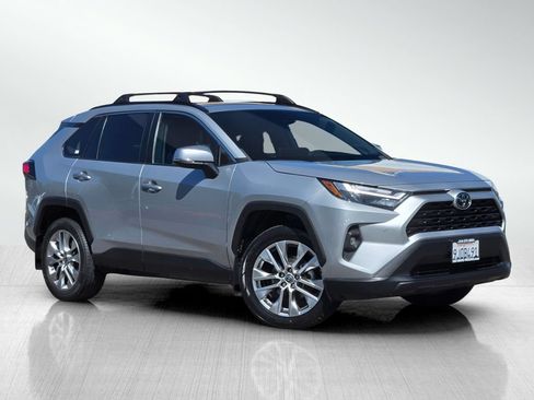Used 2023 Toyota RAV4 XLE Premium AWD/4WD image 2