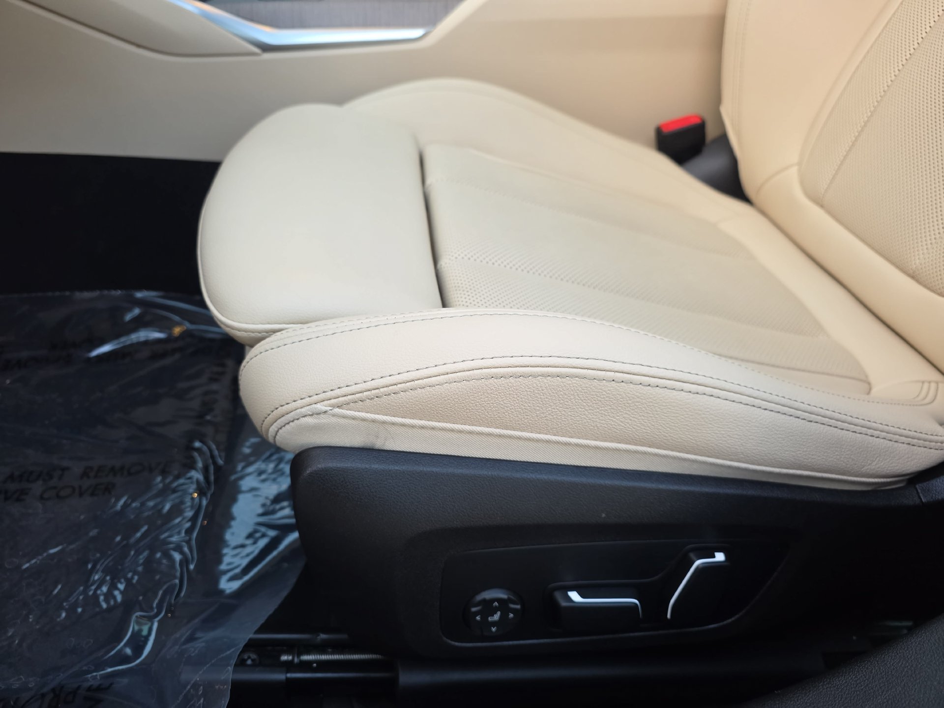 Used 2025 BMW 330i xDrive Sedan w/ M Sport Package AWD/4WD image 27