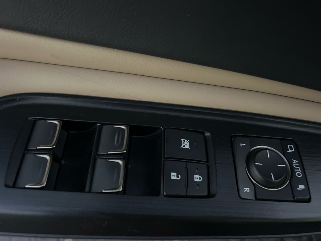 Used 2021 Lexus ES 250 w/ Luxury Package AWD/4WD image 24