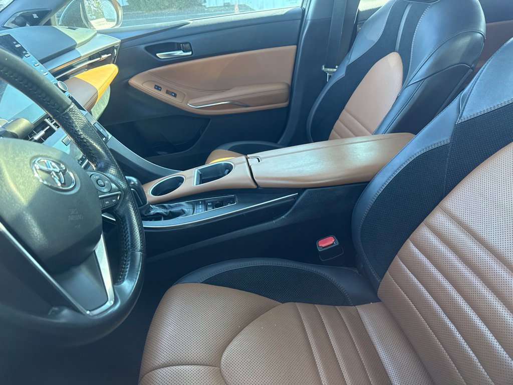 Used 2021 Toyota Avalon XSE FWD image 16