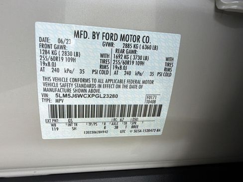 Used 2023 Lincoln Aviator 2WD image 25