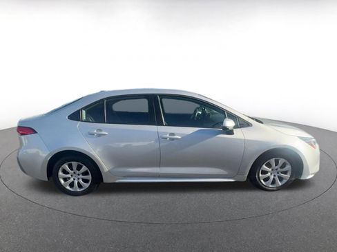 Used 2025 Toyota Corolla LE image 16