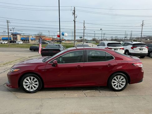 Used 2020 Toyota Camry LE image 7