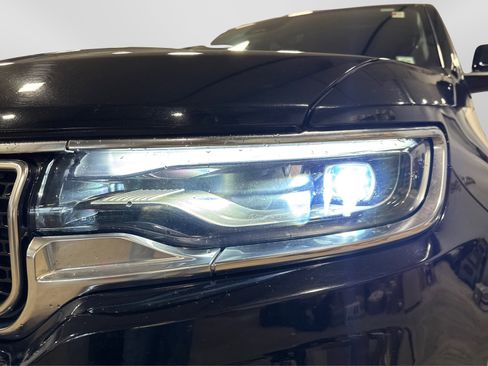 Used 2024 Jeep Wagoneer Series II w/ Flexible Seating Group image 13