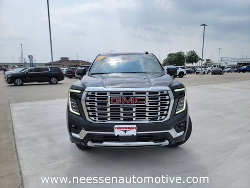 Used 2025 GMC Yukon Denali AWD/4WD image 11