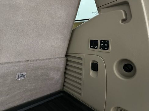 Used 2016 Cadillac Escalade Premium RWD image 14