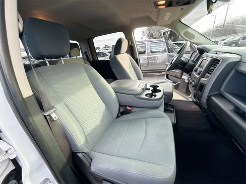 Used 2018 RAM 1500 Express w/ Express Value Package image 31