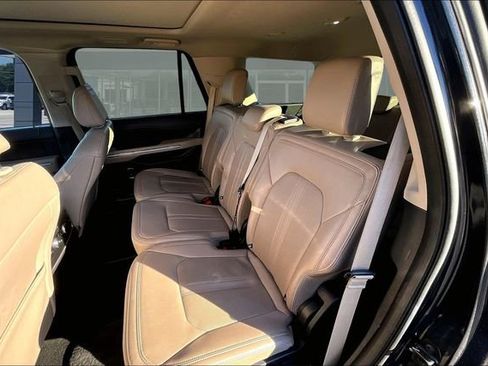 Used 2024 Ford Expedition Limited image 19