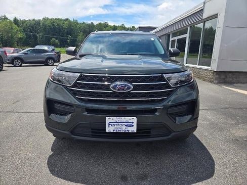 Used 2023 Ford Explorer XLT AWD/4WD image 3