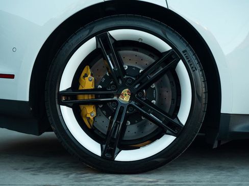 Used 2022 Porsche Taycan Turbo S image 39