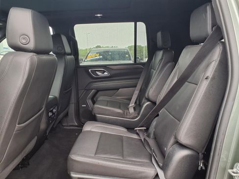 Used 2023 Chevrolet Suburban Z71 w/ Luxury Package AWD/4WD image 20