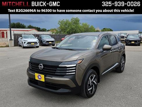 Used 2025 Nissan Kicks SV FWD image 1