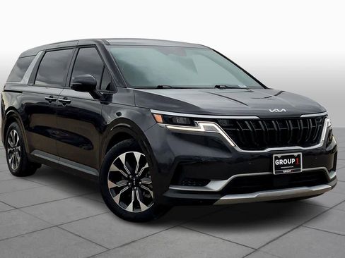 Certified 2024 Kia Carnival EX image 2