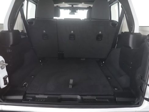 Used 2025 Jeep Wrangler Unlimited Sahara AWD/4WD image 27
