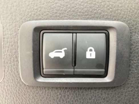 Used 2025 Mitsubishi Eclipse Cross AWD image 10