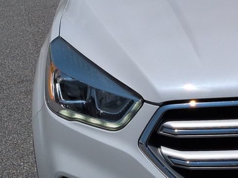 Used 2017 Ford Escape Titanium FWD image 11