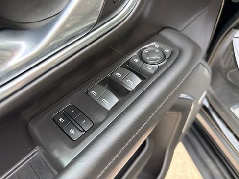 Used 2024 Chevrolet Tahoe LT w/ Luxury Package AWD/4WD image 11