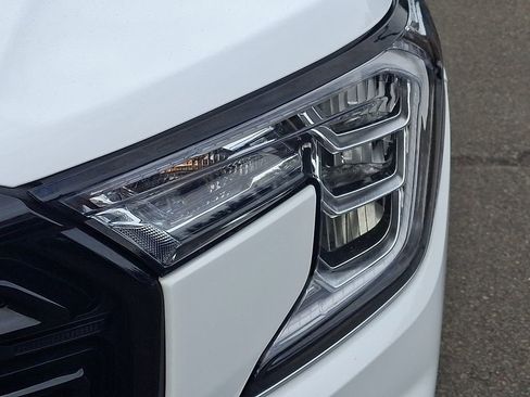 Certified 2022 GMC Terrain SLT w/ Infotainment Package II image 9