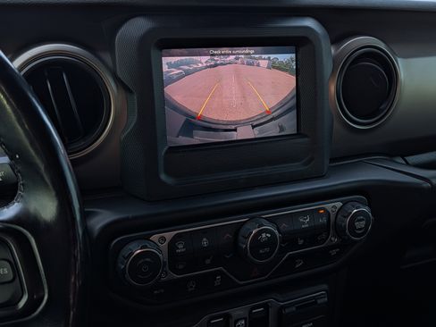 Used 2020 Jeep Wrangler Unlimited Sport S image 28