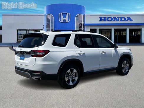 Used 2026 Honda Pilot EX-L image 8