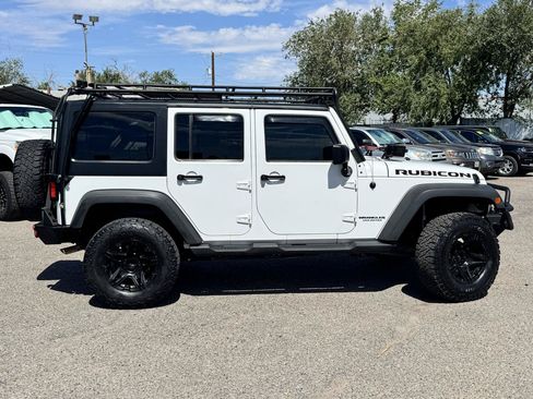 Used 2011 Jeep Wrangler Unlimited Rubicon w/ Connectivity Group AWD/4WD image 8
