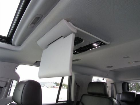 Used 2015 GMC Yukon Denali w/ Open Road Package image 17